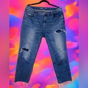 Old Navy Mid-Rise Boyfriend Jeans Size 8 Distressed Raw Hem Cropped Denim